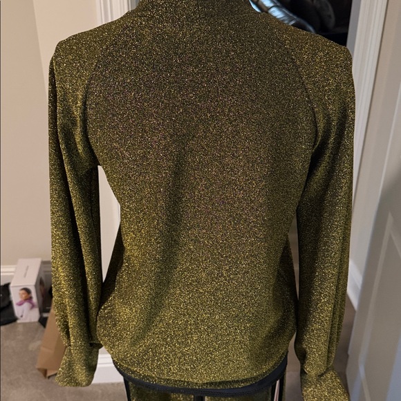 Elegant Gold Women's Pants suit - Picture 6 of 6